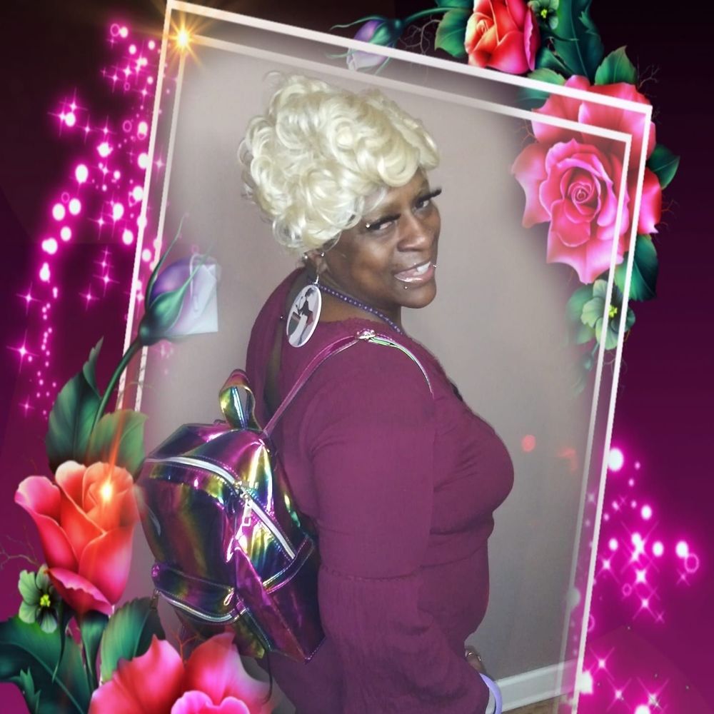 Meet your Posher, Cynthia